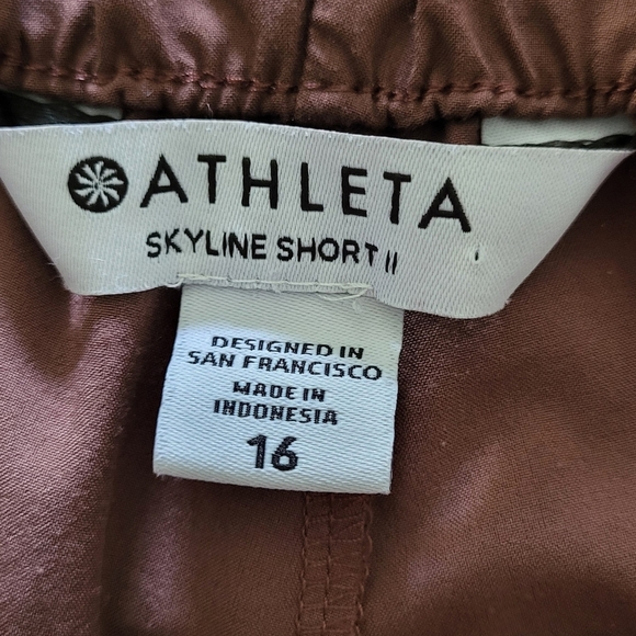 Athleta Skyline II Raisin Pleated Paperbag Shorts - Picture 6 of 6